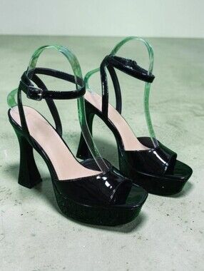 I.D. Required Black Patent Leather Peep Toe Platform Doll Baby Heels Size 7